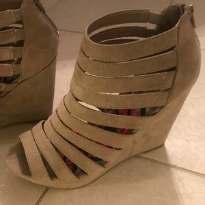 Madden Girl Taupe Kiickit Peep Toe Wedge